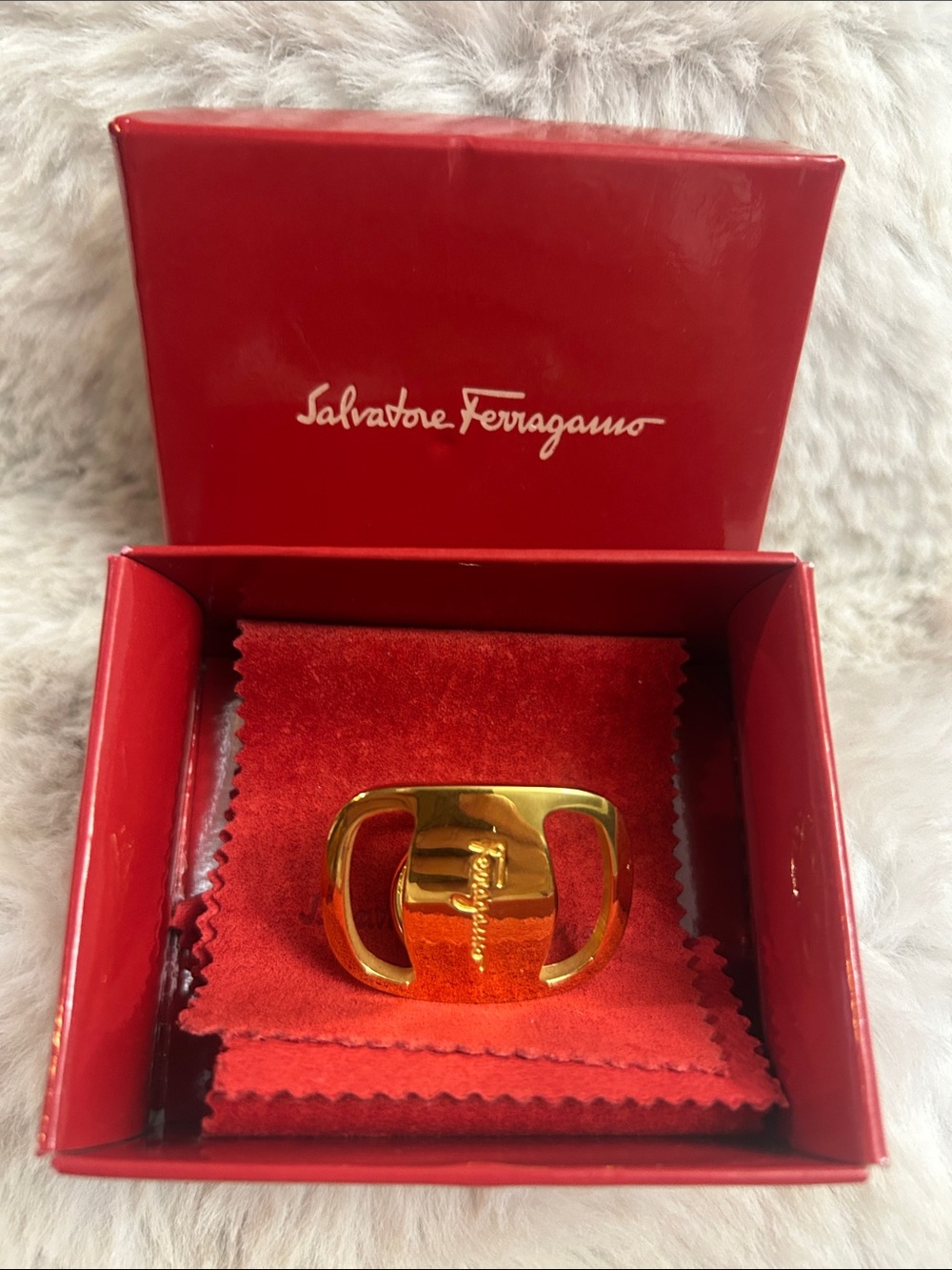 Salvatore Ferragamo gold tone Gancini scarf ring with box